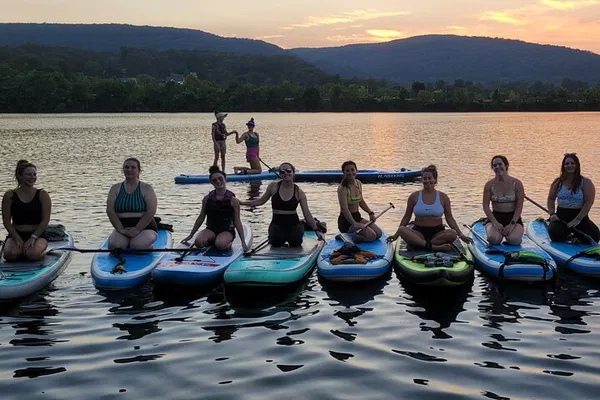 Chattanooga Paddleboard Adventure: Glide Through Scenic Waterways!