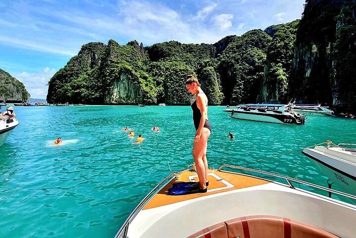 Phuket's Paradise Found: Phi Phi, Maya & Bamboo Island Escape!