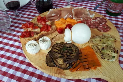 Sorrento Farm Feast: A Sensory Journey Through Local Flavors