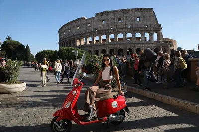 Rome on Wheels: Vespa Tour & Professional Photoshoot Adventure