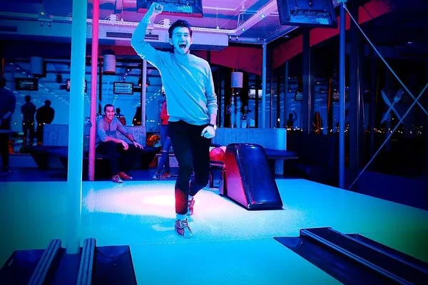 Tallinn Bowling: Strike Up Fun in Belize!