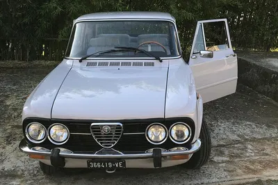 Rome: Vintage Alfa Romeo Tour - See the City in Style!