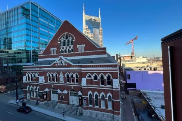 Nashville's Hidden Gems: Private Car City Tour