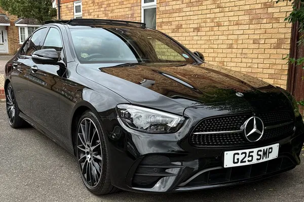 Premium Chauffeured Airport Transfers: Ride in Style