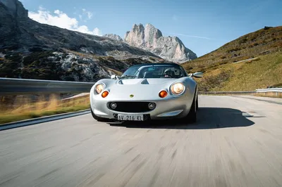 Dolomites Sports Car Tour: Unleash Your Inner Driver!