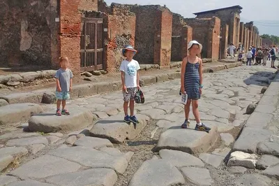 Pompeii Family Tour: Kid-Friendly Fun & History!