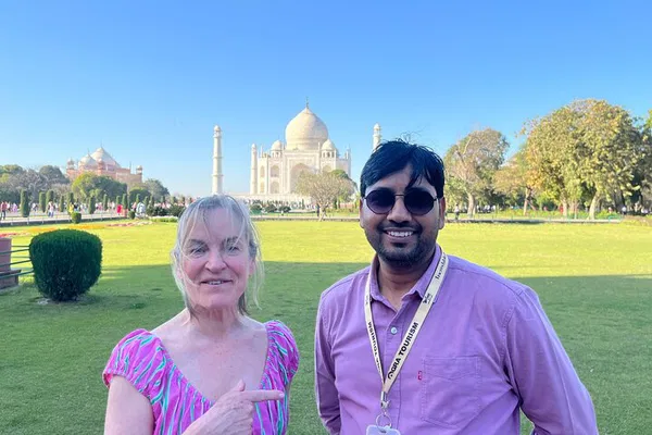 Witness Taj Mahal's Sunrise Splendor: A Skip-the-Line Private Tour