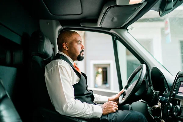 Effortless New Orleans Transfers: Chauffeur-Driven Luxury