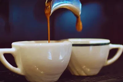 Naples Coffee & Sfogliatella: Taste of Italy