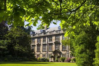 Uncover Cambridge's Secrets: A Smartphone Adventure Through History!