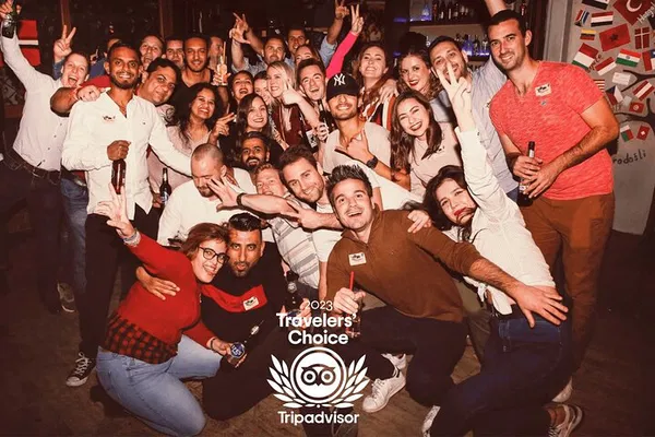 Istanbul Pub Crawl: Rooftop Clubs & Party Bus!