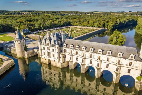 Loire Valley Castles Day Trip: Wine & Fairytales!