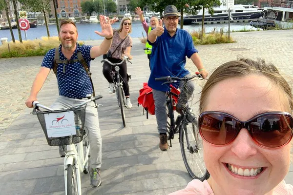 Antwerp's Highlights: A Captivating 2-Hour Bike Adventure