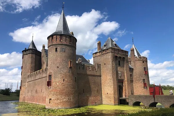 Amsterdam Castle & Utrecht: Private Day Trip