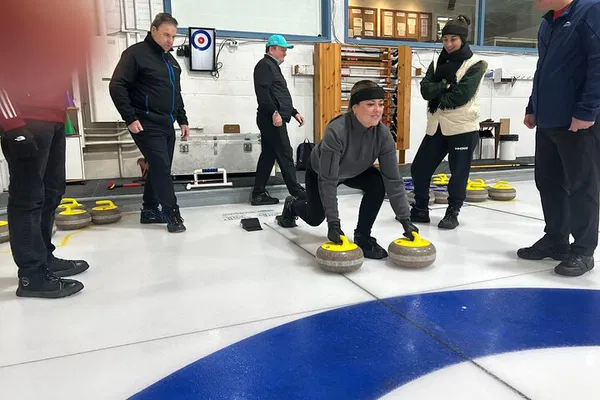 Montreal Curling Experience: Embrace Canadian Winter!