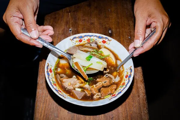 Phuket Food Tour: 15+ Tastes of Old Town!