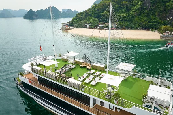 Ha Long Bay Luxury Cruise: A Day of Wonder & Indulgence