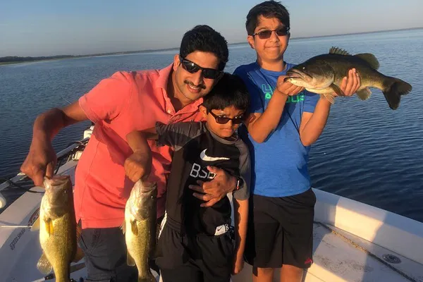 Lake Toho Trophy Bass Adventure: Orlando Fishing Charter!