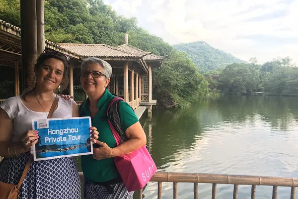 Hangzhou Serenity: A Luxurious Bullet Train Day Trip from Shanghai