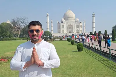 Sunrise Spectacle: Private Taj Mahal Day Tour from Delhi Airport