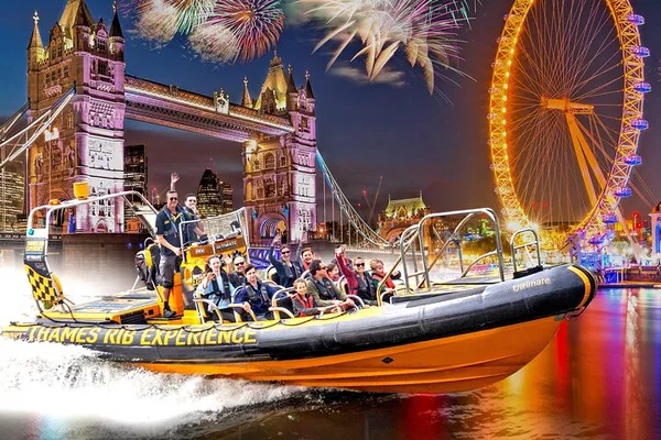 NYE 2025: London Fireworks Front Row River Cruise