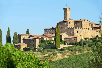 Unveiling Tuscany: A Chianti Wine & San Gimignano Day Trip from Lucca