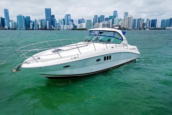 Ft Lauderdale Yacht Tour: Cruise in Luxury!