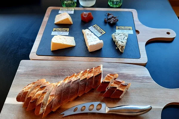 Martinborough Food Tour: Cheese, Chocolate & Wine!