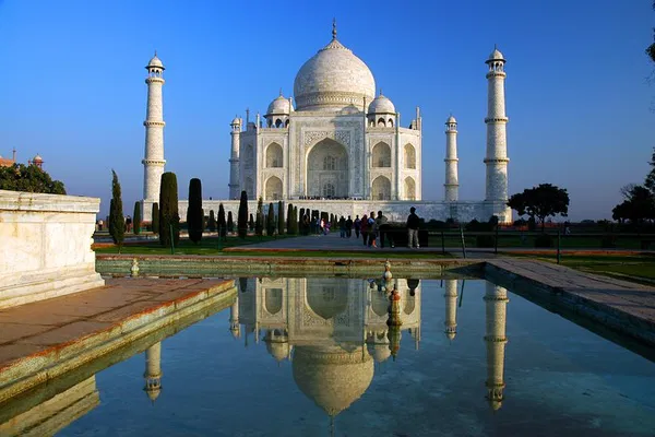 Taj Mahal & Agra Tour from Mumbai by Flight