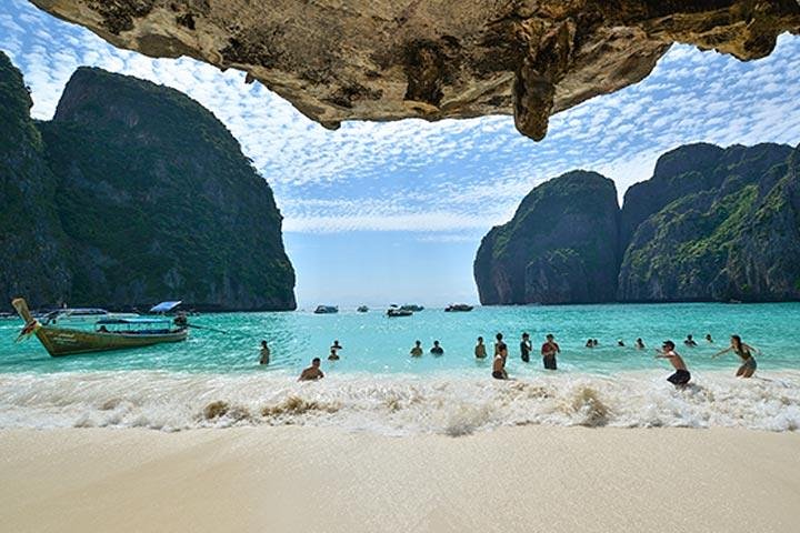 Phi Phi & Bamboo Islands: Speedboat Adventure with Lunch