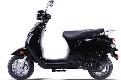 Miami Scooter Adventure: Explore with Retro Style & Free Lesson!