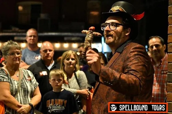 Salem Ghosts, Vamps & Voodoo Tour: Real Hauntings!