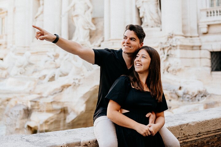 Rome: Private Photoshoot with a Local Photographer