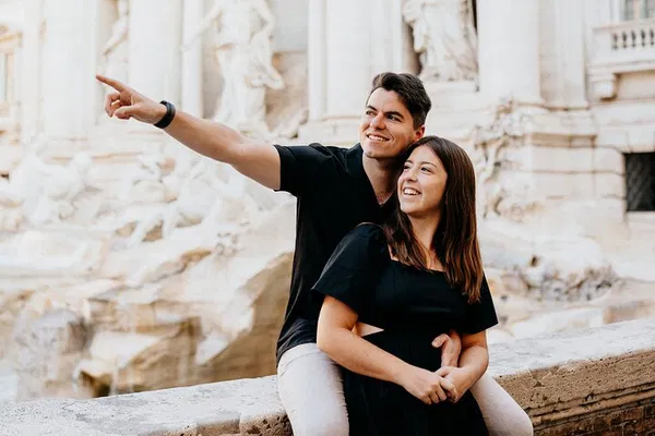 Rome: Private Photoshoot with a Local Photographer