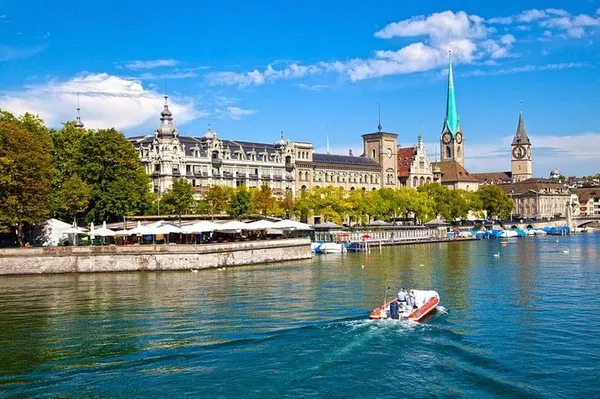 Zurich Bus & Boat Tour: Alps Views & Lake Cruise