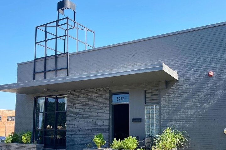 Dallas Distillery Delights: Sip, Tour, and Savor Artisan Spirits!