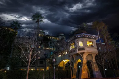 Pasadena Ghost Tour: Haunted Tales & Hidden Spots