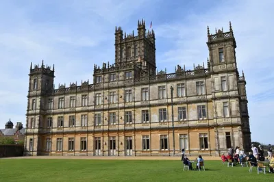 Downton Abbey: Private Highclere Castle Tour with Lunch
