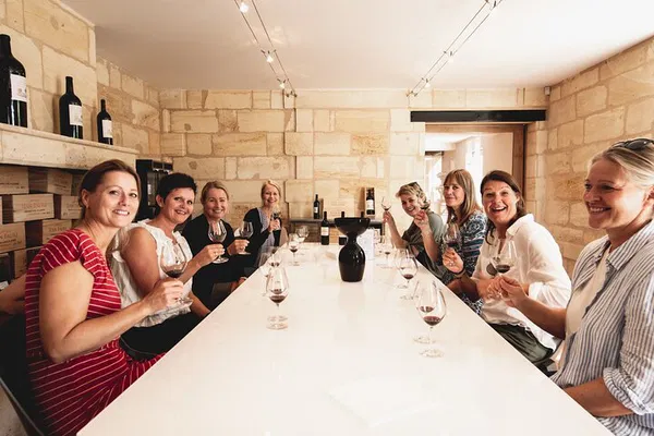 Saint-Emilion Wine Tour: A Luxurious Day of Discovery & Delight!