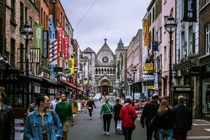 Dublin Couples' Walking Tour: History & Romance