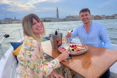 Venetian Sunset Dinner: Cruise, Burano Canals & Black Cat Feast