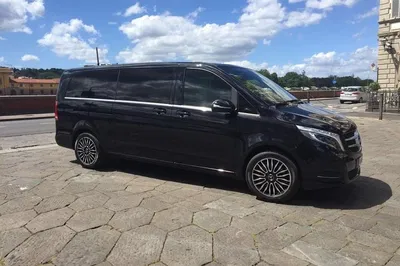 Luxury Airport Transfer: Arrive in Rome with Style & Comfort
