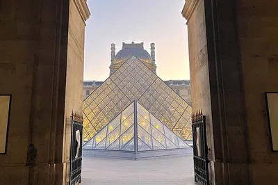 Unlock Louvre's Masterpieces: A Tailored Art Journey