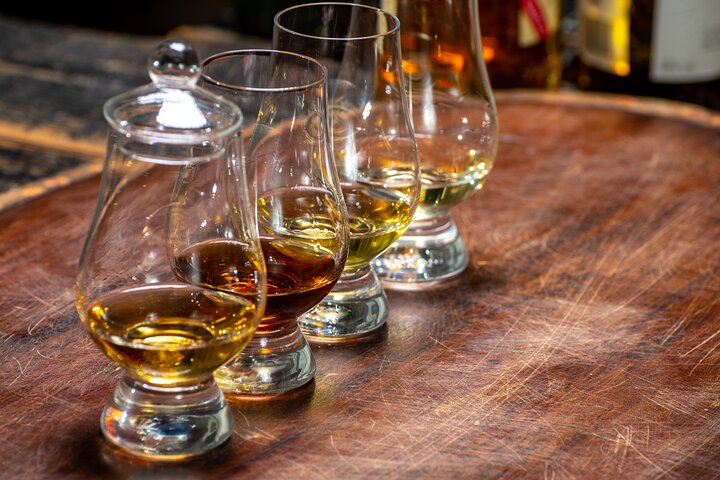 Unlock Scotland's Liquid Gold: An Edinburgh Whisky Tasting Journey
