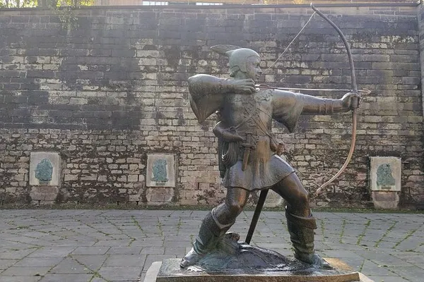 Nottingham & Robin Hood Tour: Walk Through History!