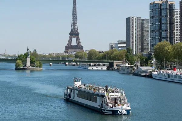 Paris Italian Dinner Cruise: Seine River Views