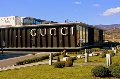 Rome to Florence: Luxury Outlet Shopping Getaway