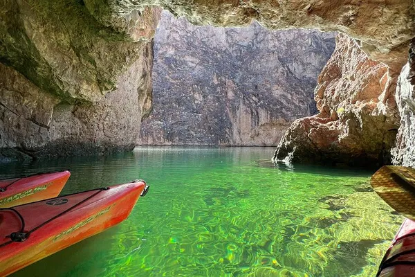 Emerald Cave Kayak: Colorado River Self-Guided Tour