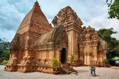 Hoi An Culinary & Cultural Adventure: Boat Trip, Cooking Class & My Son Sanctuary