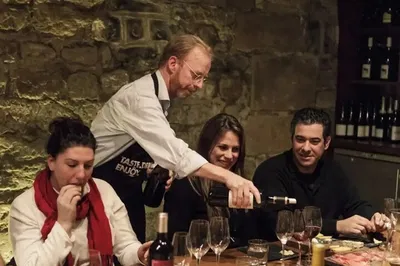 Paris by Night: A Luxurious Panoramic Wine Tour Experience